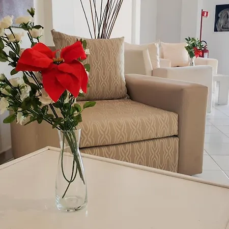 Exagon Flower מלון קסטל וולטורנו